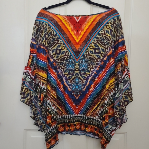 Colorful Geometric Patterned Top - Picture 12 of 15